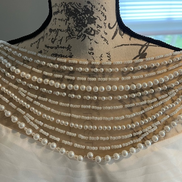 Gorgeous NIP Beaded Wedding Dress with Tulle Overlay skirt, Size 20W - Picture 5 of 7